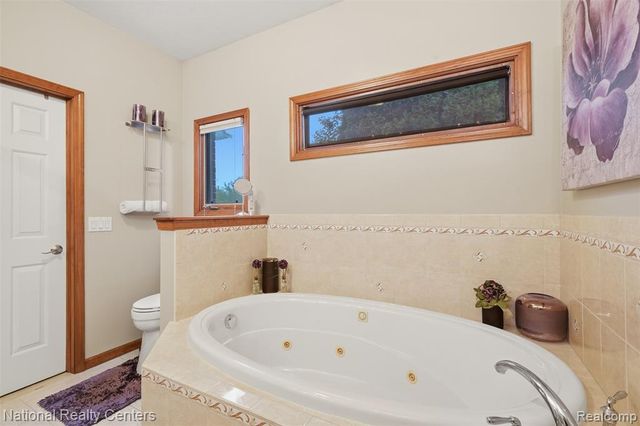 8401 Heartwood Drive, Newport, MI 48166