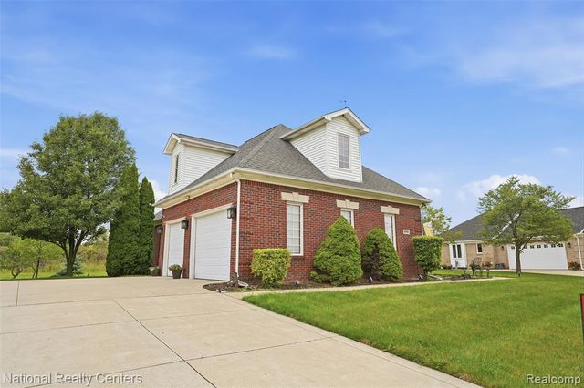 8401 Heartwood Drive, Newport, MI 48166