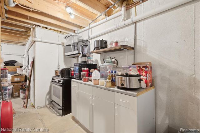 8401 Heartwood Drive, Newport, MI 48166