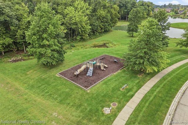 8401 Heartwood Drive, Newport, MI 48166