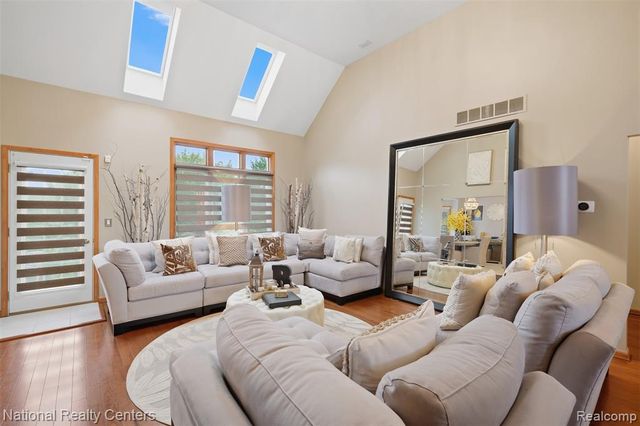 8401 Heartwood Drive, Newport, MI 48166