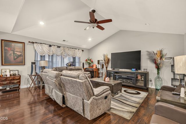 3232 Ford Drive, Medford, OR 97504
