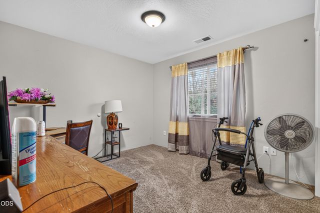 3232 Ford Drive, Medford, OR 97504