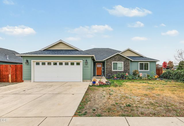 3232 Ford Drive, Medford, OR 97504