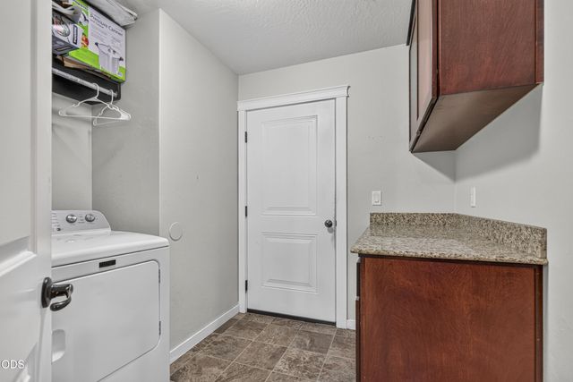 3232 Ford Drive, Medford, OR 97504