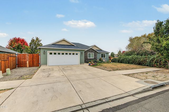 3232 Ford Drive, Medford, OR 97504