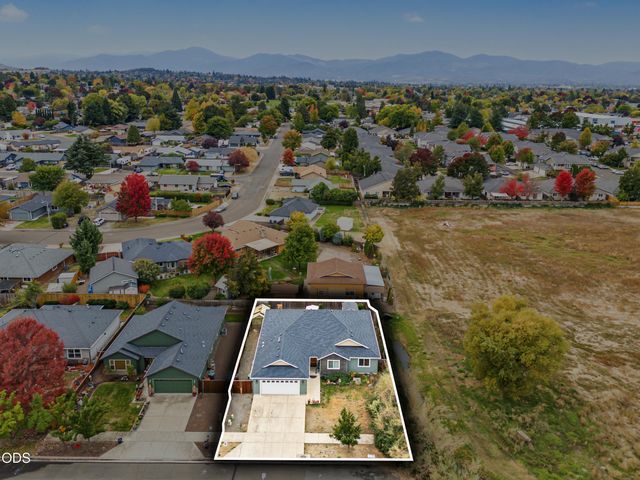 3232 Ford Drive, Medford, OR 97504