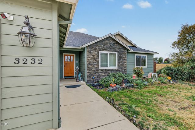 3232 Ford Drive, Medford, OR 97504