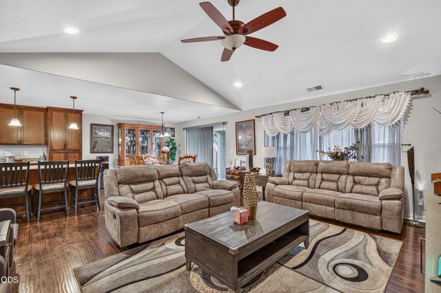 3232 Ford Drive, Medford, OR 97504
