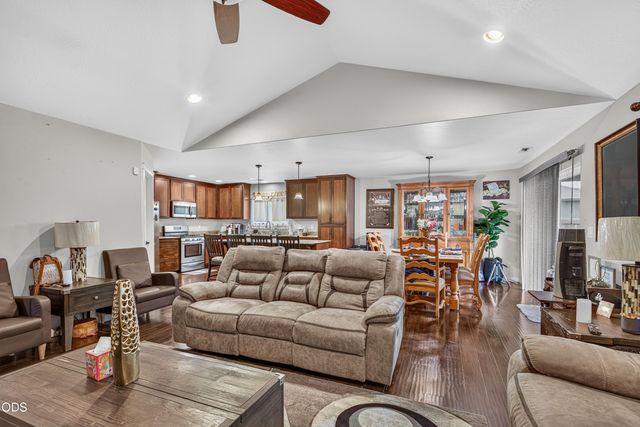 3232 Ford Drive, Medford, OR 97504