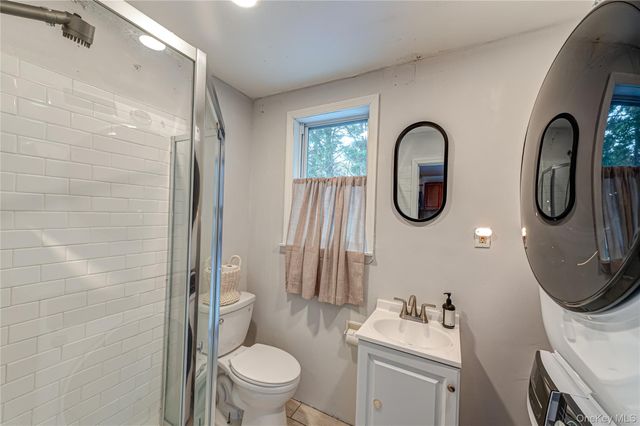 14 Willoughby Place, West Islip, NY 11795
