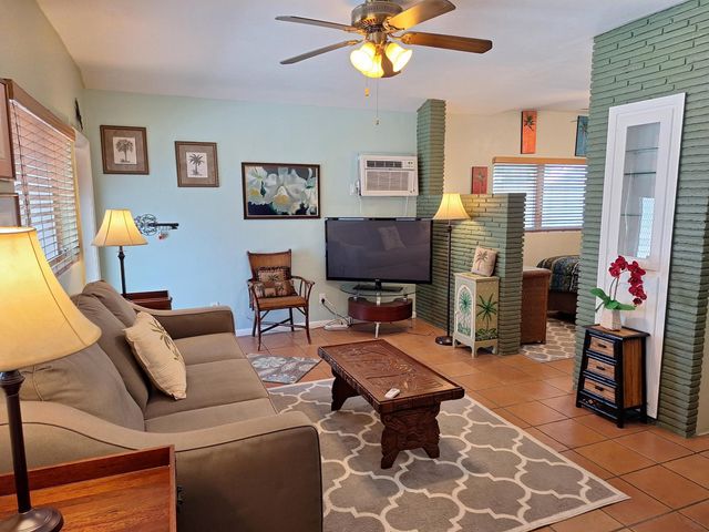 721 N M Street, Lake Worth Beach, FL 33460