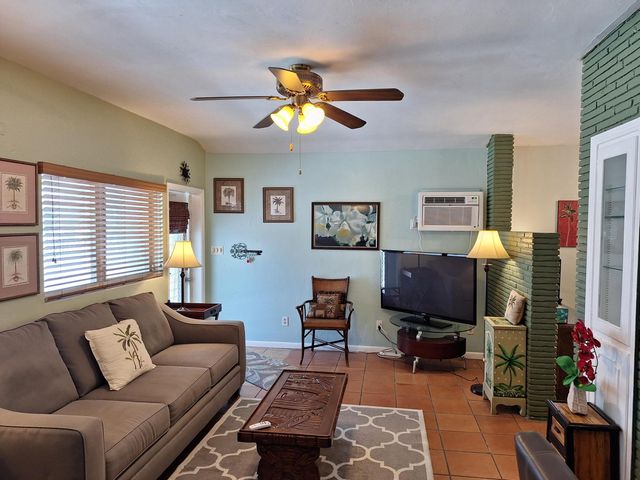 721 N M Street, Lake Worth Beach, FL 33460