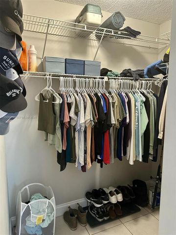 2935 NE 163rd St 3R, North Miami Beach, FL 33160