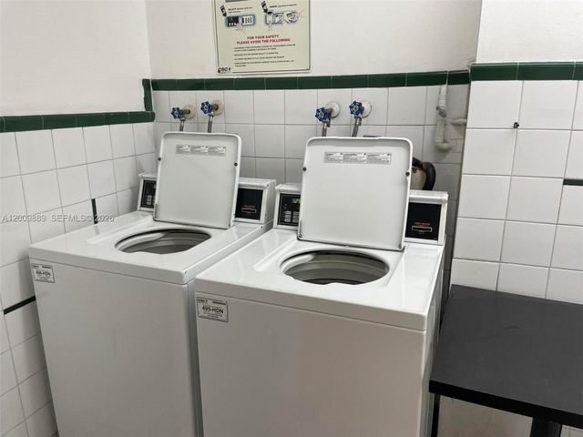 2935 NE 163rd St 3R, North Miami Beach, FL 33160