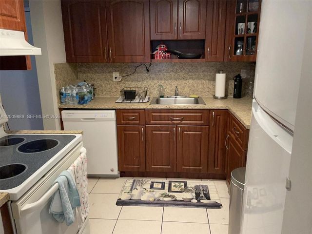 2935 NE 163rd St 3R, North Miami Beach, FL 33160