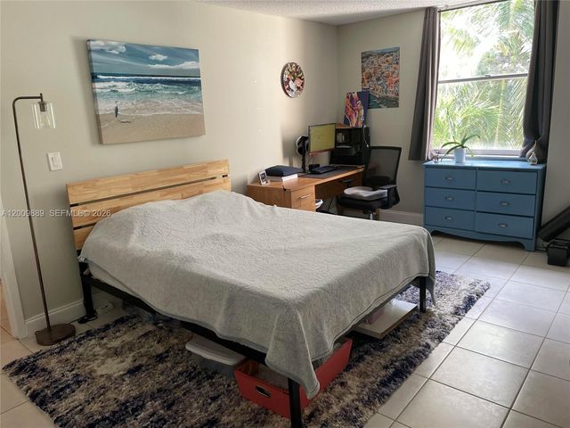 2935 NE 163rd St 3R, North Miami Beach, FL 33160