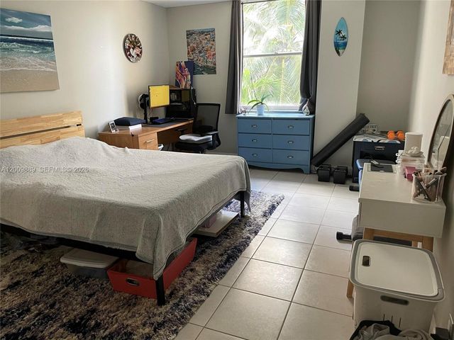 2935 NE 163rd St 3R, North Miami Beach, FL 33160