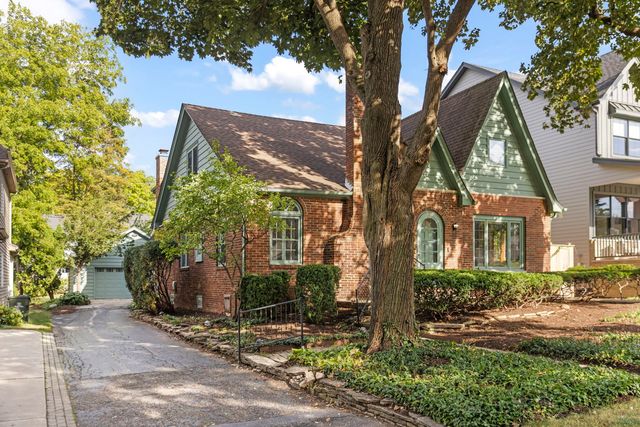 444 S Sleight Street, Naperville, IL 60540