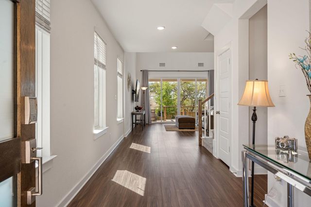 256 Comfort Maple Lane, Dripping Springs, TX 78620