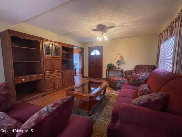 7042 Oak St., Bonners Ferry, ID 83805