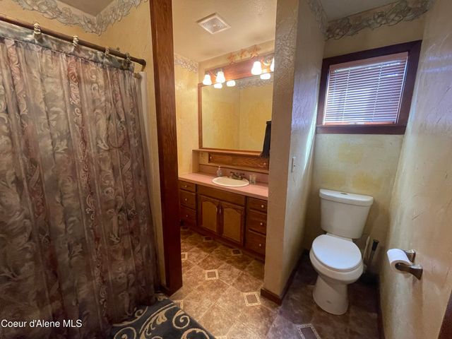 7042 Oak St., Bonners Ferry, ID 83805