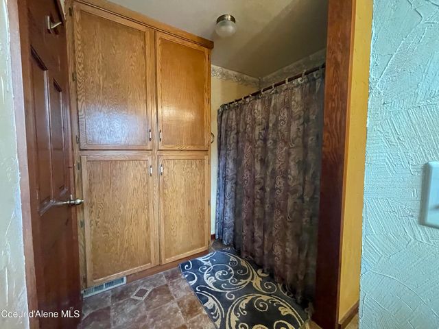 7042 Oak St., Bonners Ferry, ID 83805