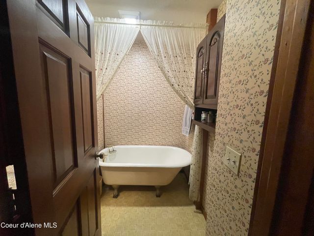 7042 Oak St., Bonners Ferry, ID 83805