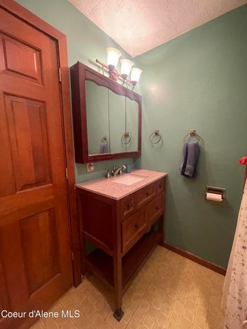 7042 Oak St., Bonners Ferry, ID 83805