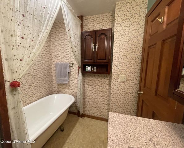 7042 Oak St., Bonners Ferry, ID 83805