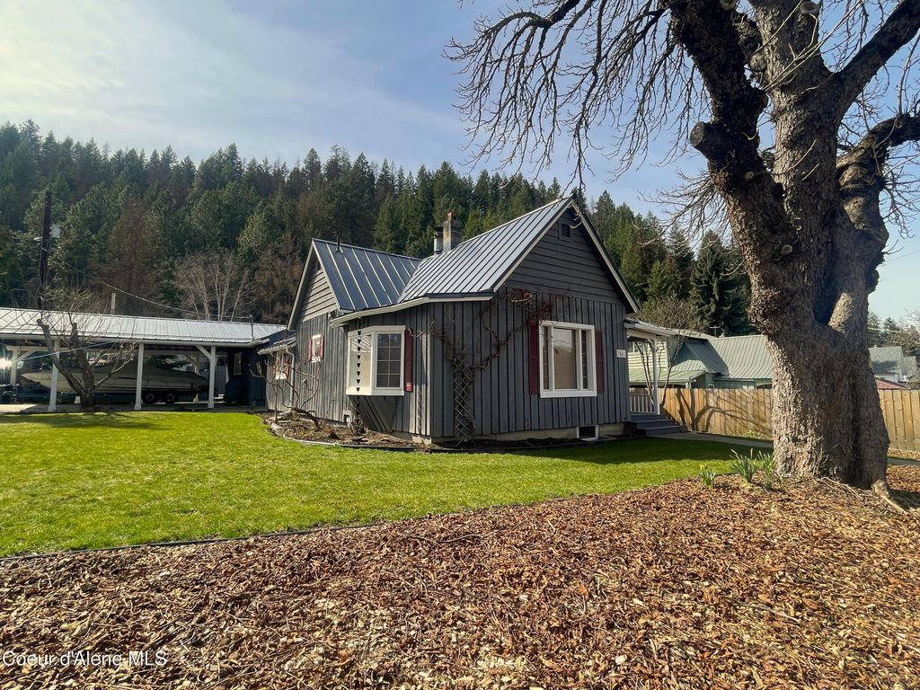 7042 Oak St., Bonners Ferry, ID 83805