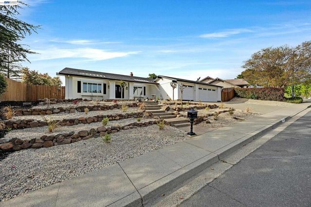 186 Mt Wilson Way, Clayton, CA 94517