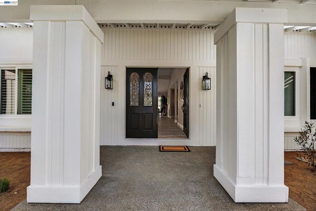 186 Mt Wilson Way, Clayton, CA 94517