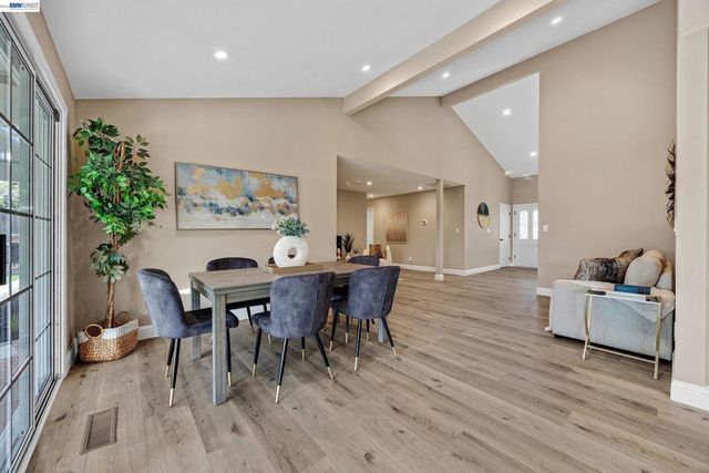 186 Mt Wilson Way, Clayton, CA 94517