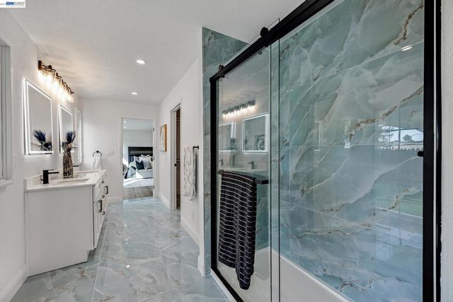 186 Mt Wilson Way, Clayton, CA 94517