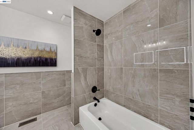 186 Mt Wilson Way, Clayton, CA 94517