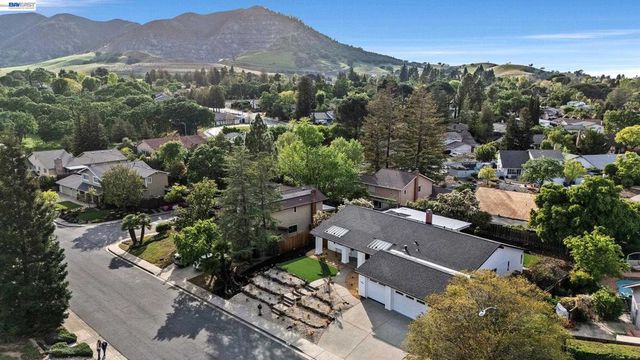 186 Mt Wilson Way, Clayton, CA 94517