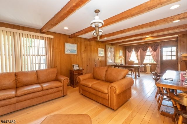 5 Pardun Ave, Milltown Boro, NJ 08850