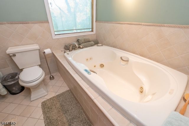 5 Pardun Ave, Milltown Boro, NJ 08850