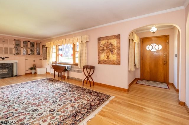 5 Pardun Ave, Milltown Boro, NJ 08850