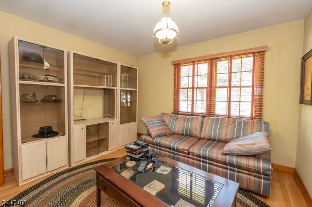 5 Pardun Ave, Milltown Boro, NJ 08850