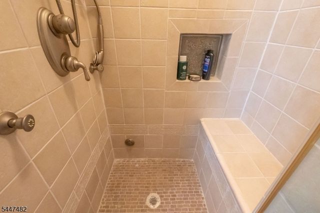 5 Pardun Ave, Milltown Boro, NJ 08850