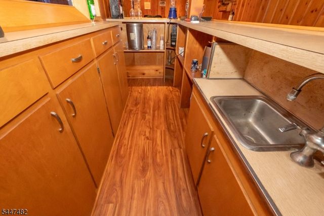 5 Pardun Ave, Milltown Boro, NJ 08850