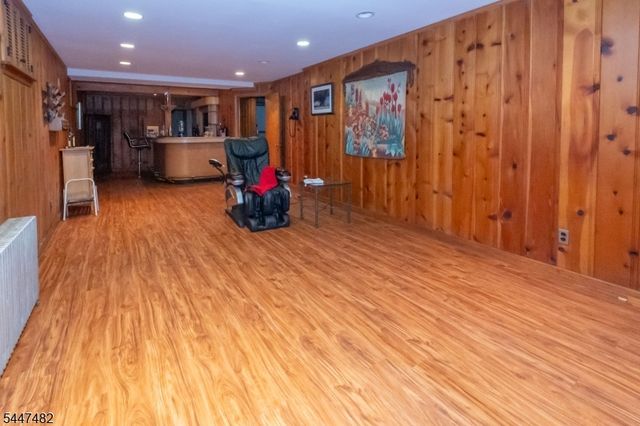 5 Pardun Ave, Milltown Boro, NJ 08850