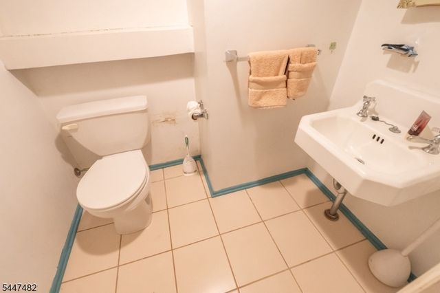 5 Pardun Ave, Milltown Boro, NJ 08850