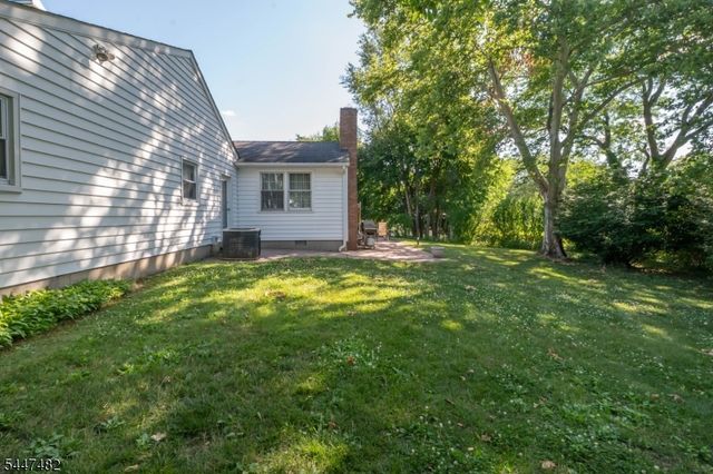 5 Pardun Ave, Milltown Boro, NJ 08850