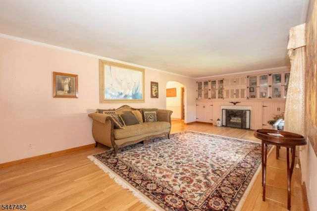 5 Pardun Ave, Milltown Boro, NJ 08850
