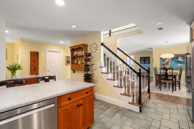 75 Seaverns Ave, Boston, MA 02130