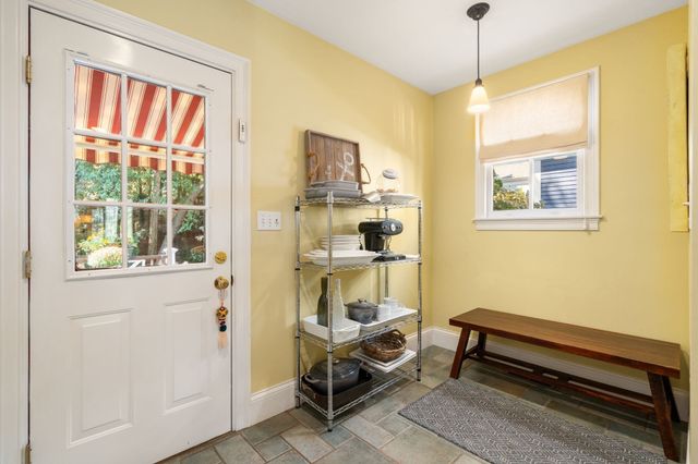 75 Seaverns Ave, Boston, MA 02130