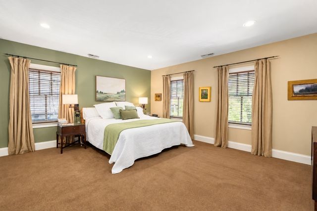 75 Seaverns Ave, Boston, MA 02130